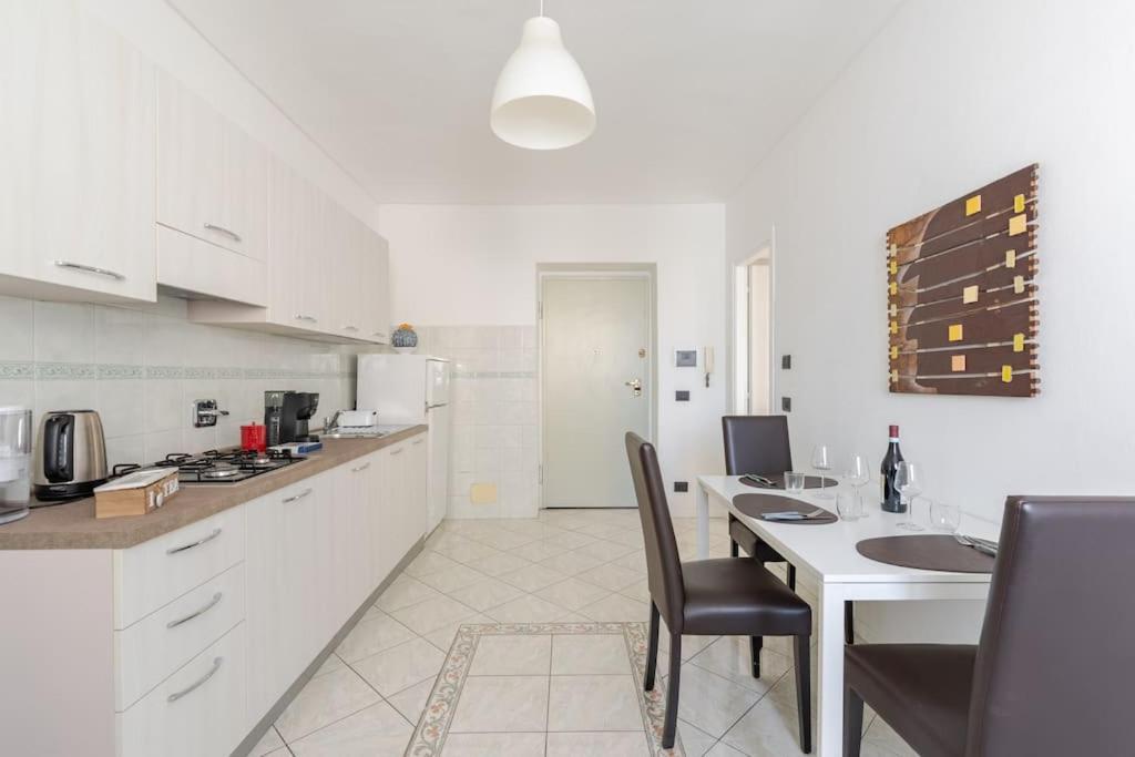 Casa Regina 3, Nel Centro Di Alba!公寓 外观 照片